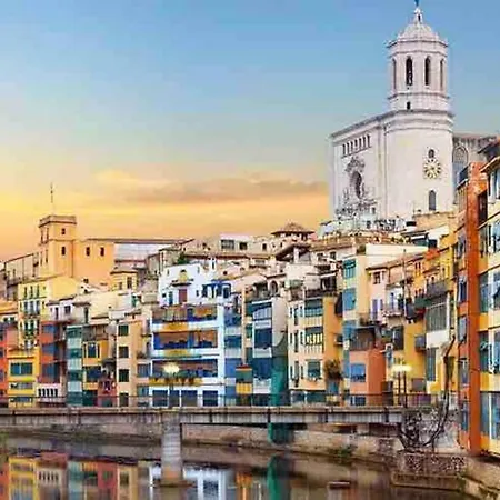 The Riverside Lodge Cozy And Spacious Apartment Girona Exterior photo
